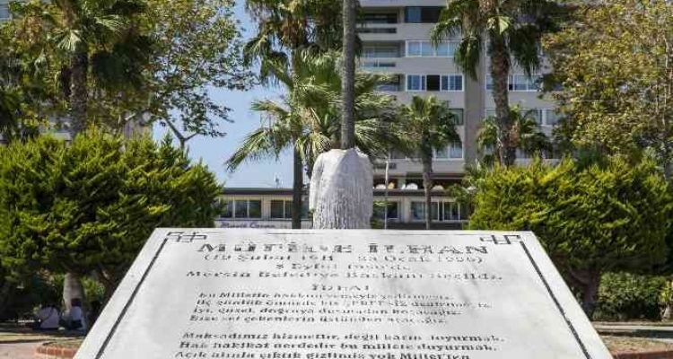 Mersin'de parktaki heykel tahrip edildi