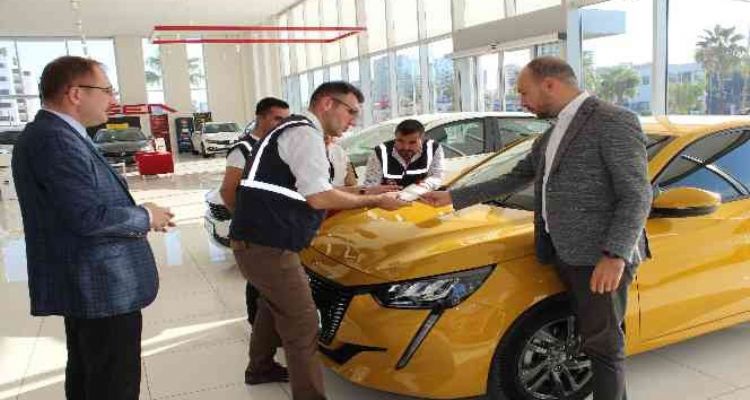 Mersin'de oto galericiler denetleniyor