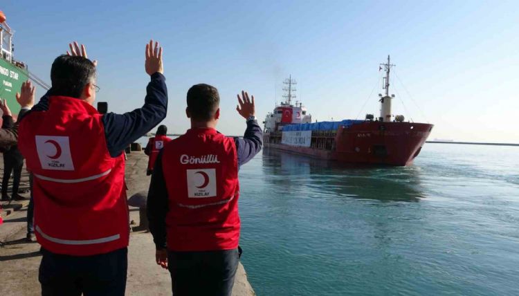 19. İyilik Gemisi Gazze’ye insani yardım için Mersin’den yola çıktı