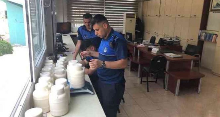 Tarsus'ta sağlığa zararlı 447 kilogram peynir ele geçirildi