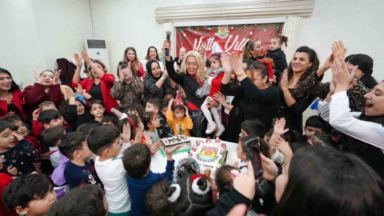 Tarsus’ta çocuklar yeni yıla ‘merhaba’ dedi