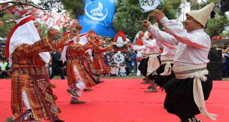 Mersin'de 40 binden fazla Yörük Türkmen Şöleni'nde buluştu