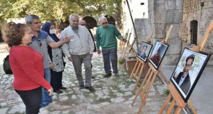 Tarihi Taşhan fotoğraflarla gülümsedi