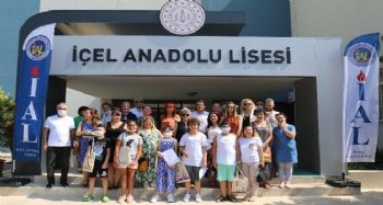 Mezitli'de İngilizce yarışmasının ödülleri verildi