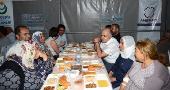 MEÜ REKTÖRÜ ÇAMSARI, HASTA YAKINLARIYLA İFTARDA BULUŞTU