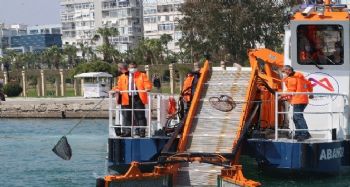 Mersin'de 1 yılda denizden yaklaşık 450 ton çöp çıktı