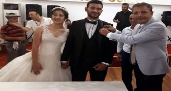 BAŞKAN PAMUK, AĞRI GAZİSİNİ DÜĞÜNÜNDE YALNIZ BIRAKMADI