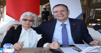 TOPLUMLARA ANNELER YÖN VERİR