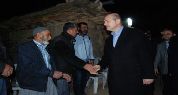 İÇİŞLERİ BAKANI SOYLU, ŞEHİT FERRUH DİKMEN'İN EVİNİ ZİYARET ETTİ