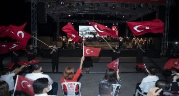 Cumhuriyet coşkusu Büyükşehir Belediyesi ile tüm Mersin'i sardı