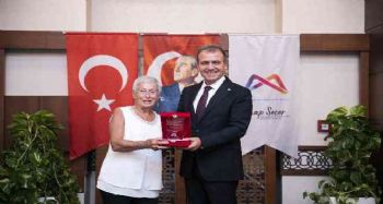 Yumuktepe'ye 28 yılını veren Prof. Isabella Caneva onuruna veda etkinliği