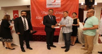 KAN BAĞIŞLAYANLARA MADALYA VE PLAKET