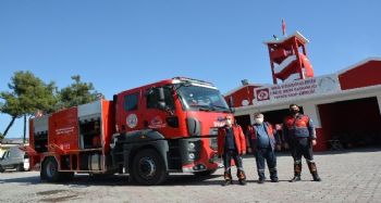 Büyükşehir İtfaiyesi Tarsus Grup Amirliğine yeni hizmet aracı
