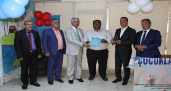 ROMANLAR ALDIKLARI ÖDÜLÜ ROMAN HAVASIYLA KUTLADI