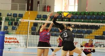 Mersin Büyükşehir Belediyesi GSK Voleybol Takımı 2. sıraya yükseldi
