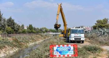 Tarsus'ta 6 bin 696 metre dere ve beton kanal temizliği yapıldı