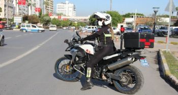O, Mersin'in tek motorize kadın trafik polisi