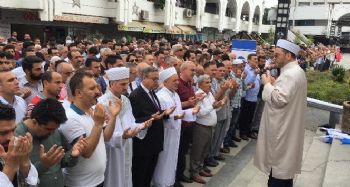 Mursi için Mersin'de gıyabi cenaze namazı kılındı