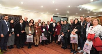 Başkan Yılmaz, yurt dışından gelen eğitimcileri ağırladı