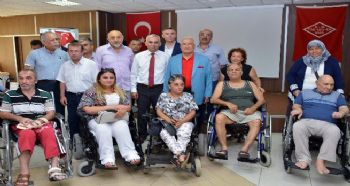 MERSİN’DEKİ ENGELLİLERE ALMAN GURBETÇİLERDEN ŞEFKAT ELİ