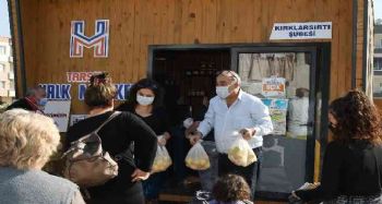 Tarsus'ta vatandaşlara 7 ton limon dağıtıldı