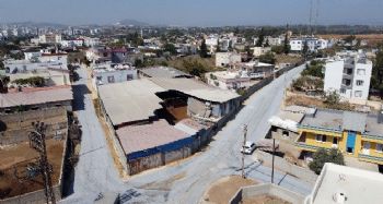 Tarsus'un dezavantajlı bölgelerinde asfalt atağı sürüyor