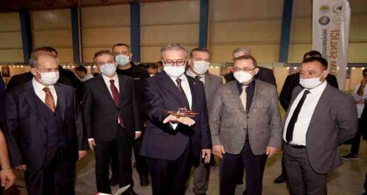 MERSİN BAROSU KADINA ŞİDDETE KARŞI STANT AÇTI