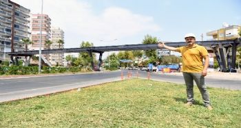Mersin Büyükşehir Belediyesi, bir üstgeçit daha yapıyor