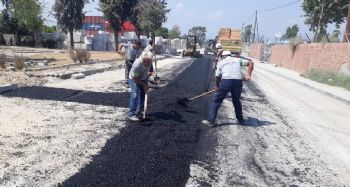 Akdeniz'de asfalt serimi, kaldırım ve kilit taşı yenileme çalışmaları hız kazandı