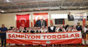 Toroslar Belediyesi Halk Oyunları ekibi şampiyon oldu