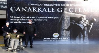 "Çanakkale Geçilmez" tiyatro oyununun özel konuğu engelli Mustafa oldu