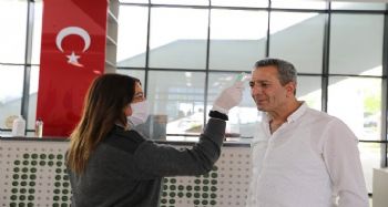 Mezitli Belediyesine girişlerde ateş ölçerli tedbir