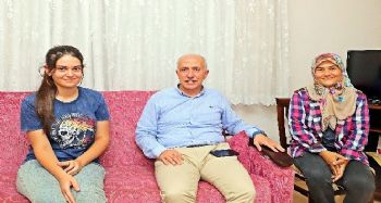 Gültak, doktor adayı genç kızı evinde ziyaret etti