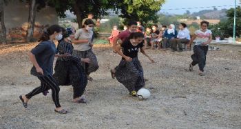 Başkan Seçer'den sporcu kızlara destek
