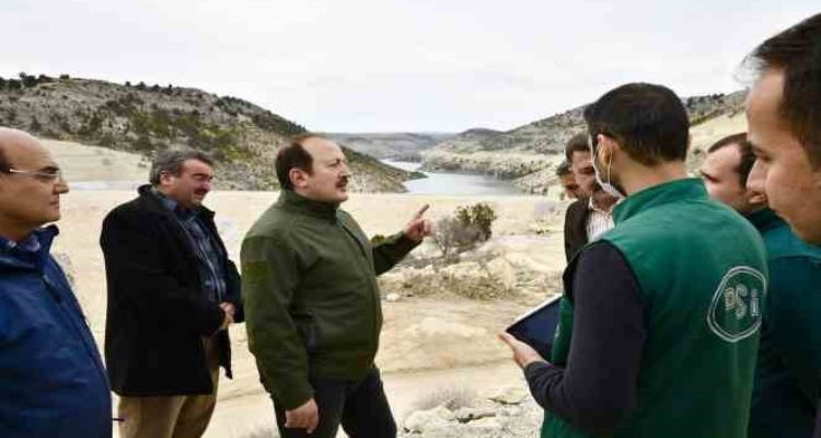 Vali Pehlivan, Aksıfat Baraj İkmali inşaatında incelemelerde bulundu