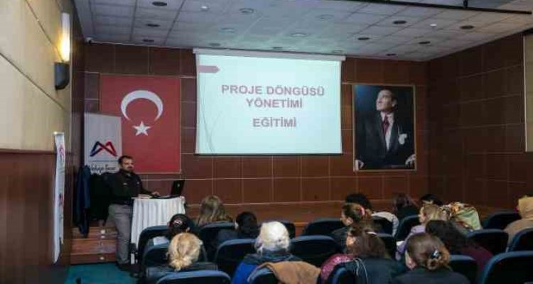 Mersin'deki kooperatiflere ‘proje döngüsü’ eğitimi