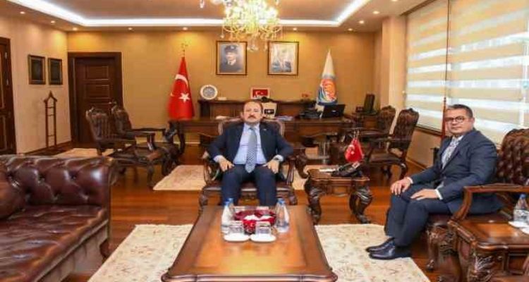 Vali Pehlivan, Mersin'de devam eden altyapı projelerini değerlendirildi