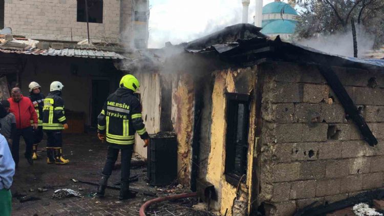 6 kişilik ailenin yaşadığı ev alev alev yandı