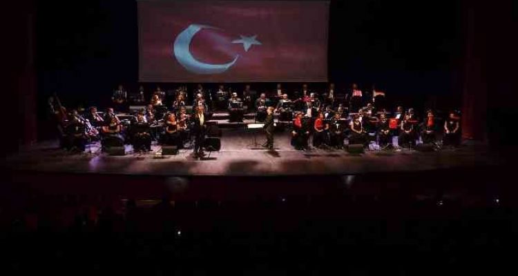 Mersin'de Cumhuriyet coşkusu tüm kenti sardı