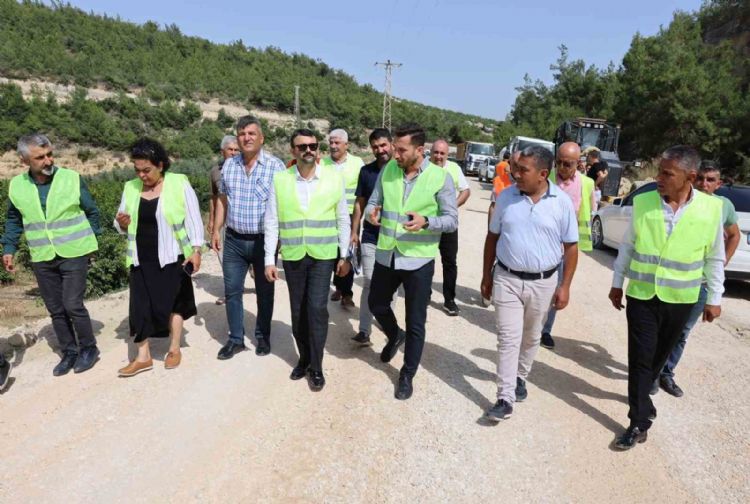 Sarıyıldız: Akdeniz’de asfalt sorunu yaşayan tek mahallemiz kalmayacak