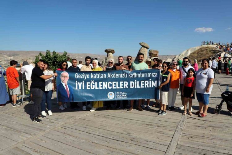 Akdeniz’de resmi nikah kıyan çiftlere yıldönümü hediyesi ‘Kapadokya’ gezisi