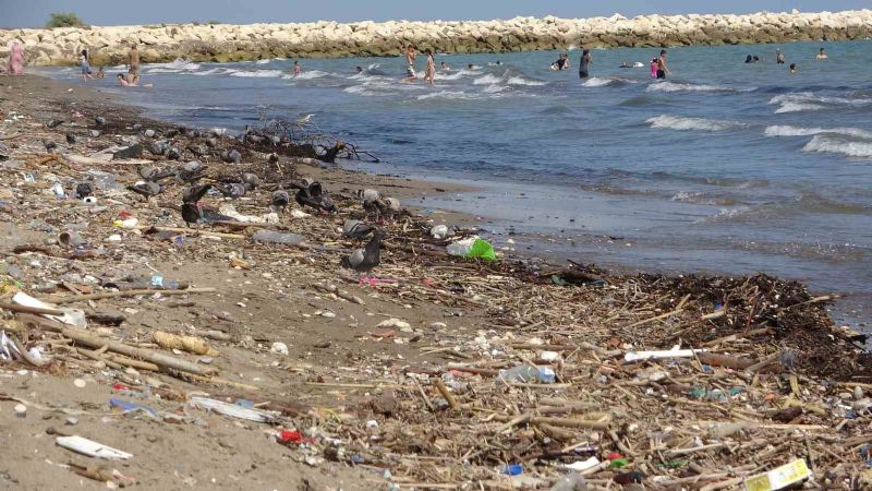 Mersin sahillerindeki kirlilik turizmi tehdit ediyor