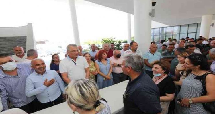 Başkan Tarhan, personeliyle bayramlaştı