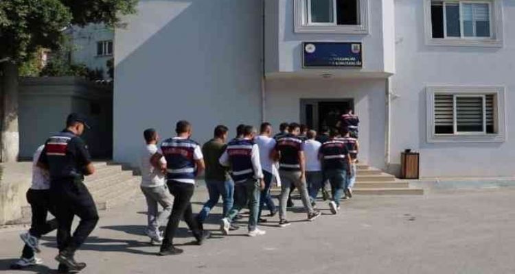 Mersin'de ‘kolay kredi’ zanlılarına operasyon: 10 tutuklama