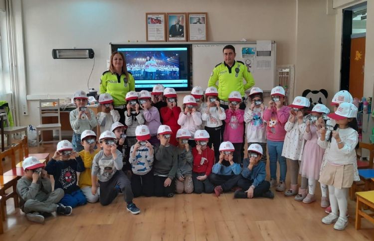 Mersin emniyetinden öğrencilere trafik eğitimi
