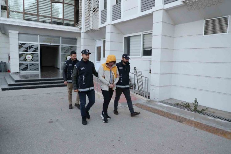 Dolandırıcılıktan Interpol tarafından aranan şahıs Mersin’de yakalandı