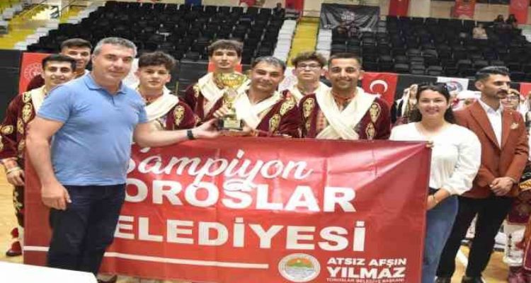 Toroslar Belediyesi halk oyunları ekibi şampiyon oldu