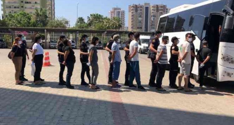 Mersin'deki 'Temizleme' operasyonunda 4 tutuklama