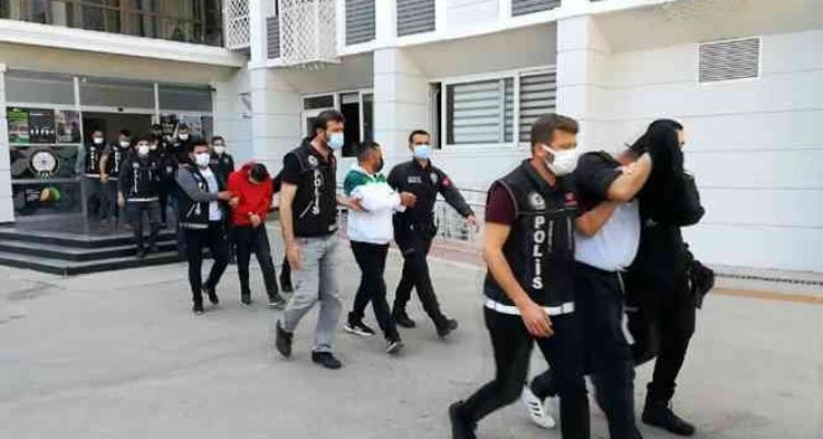 Mersin'de uyuşturucu operasyonunda yakalanan 11 şüpheliden 3'ü tutuklandı