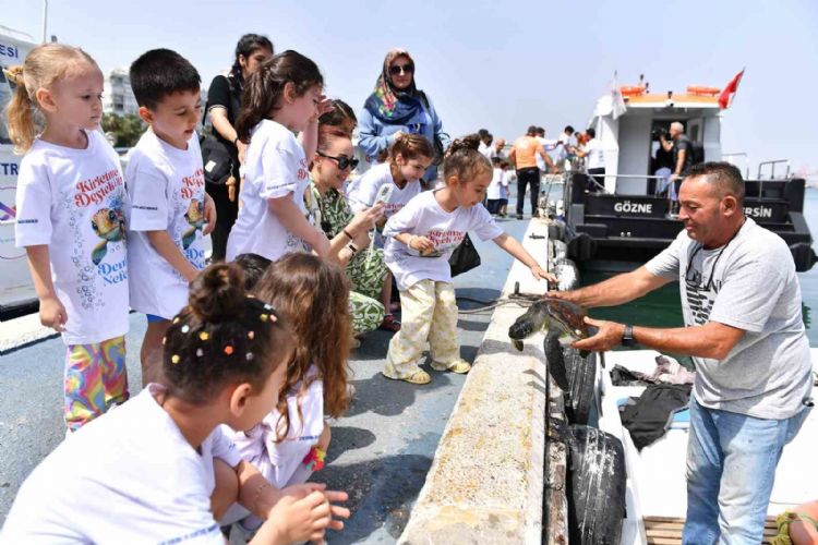 Çocuklara uygulamalı deniz temizliği eğitimi verildi